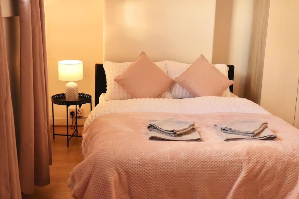 Cozy Family Stay With Free Parking And Wifi Leeds  Exterior photo